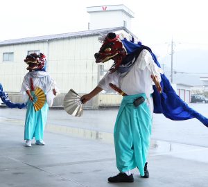 今年も獅子舞がやってきました