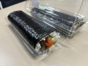 【節分】恵方巻とサラダ巻をいただきました👹